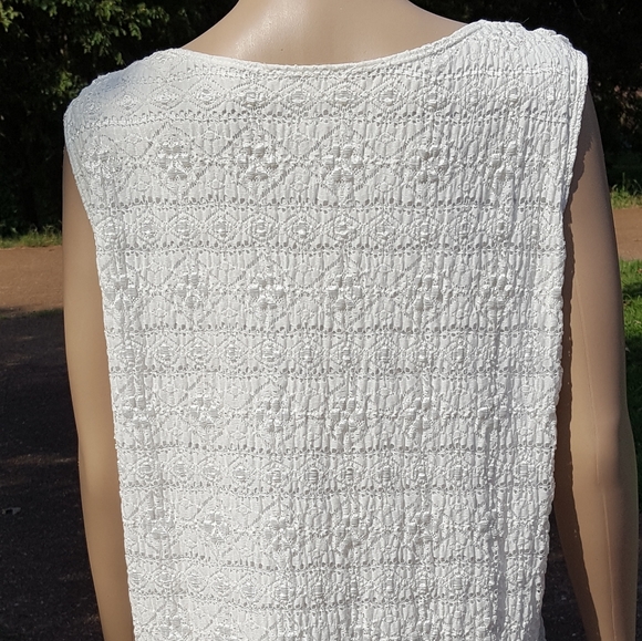 Dress Barn Woman Light & Frilly blouse - Picture 3 of 4